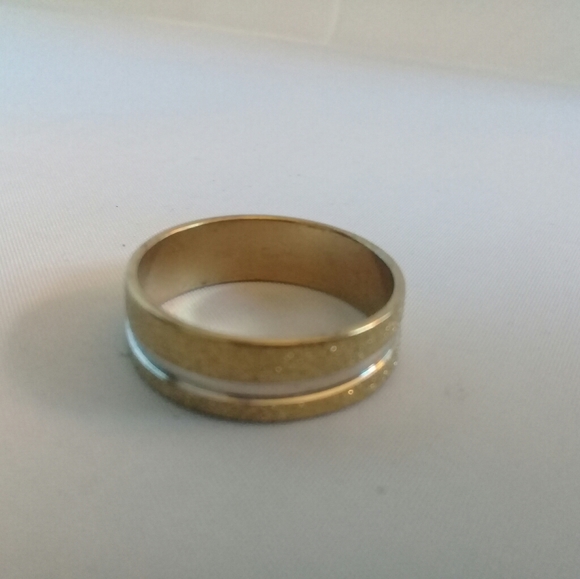 Shiny gold with silver stripe in size 11 - Picture 2 of 5